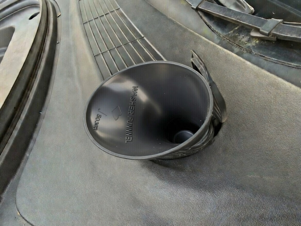 Screen Washer Funnel - Tesla Model 3&Y 20/23