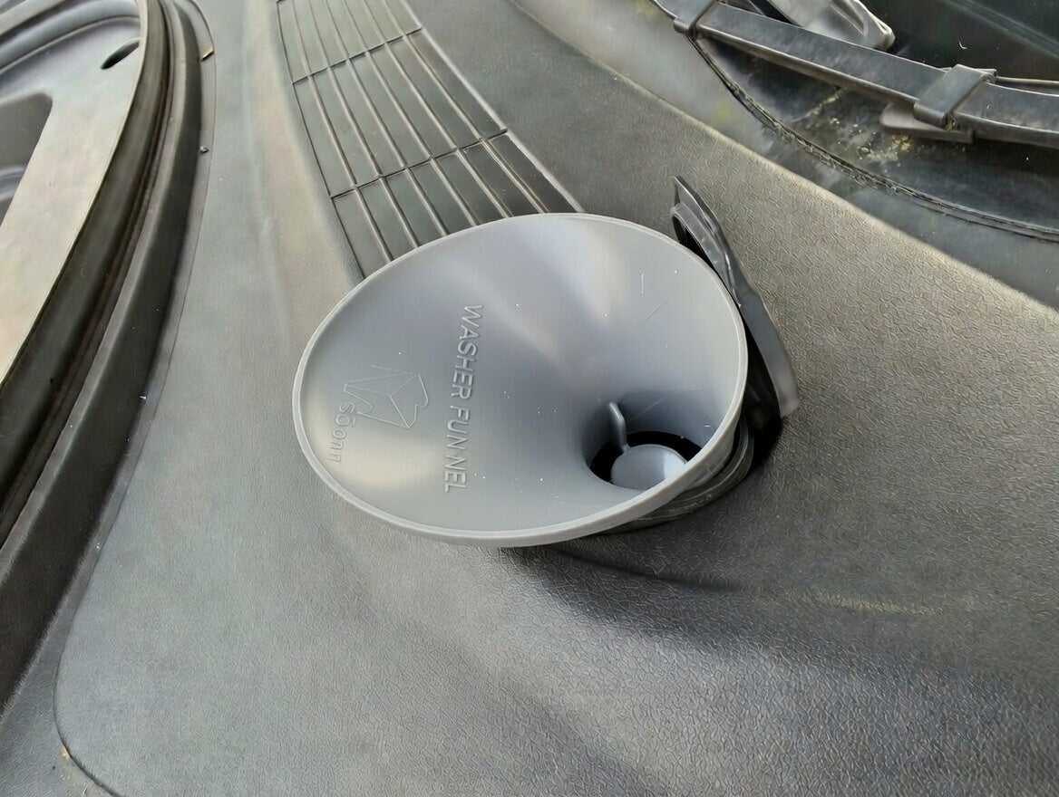Screen Washer Funnel - Tesla Model 3&Y 20/23